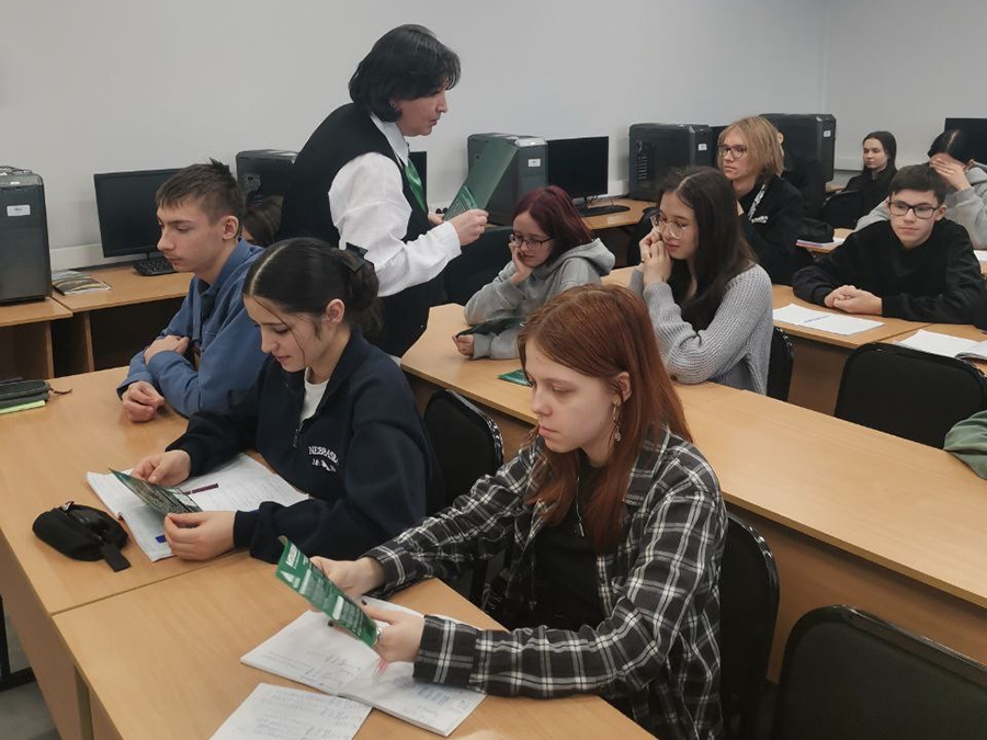 Встреча со студентами Ноябрьского колледжа